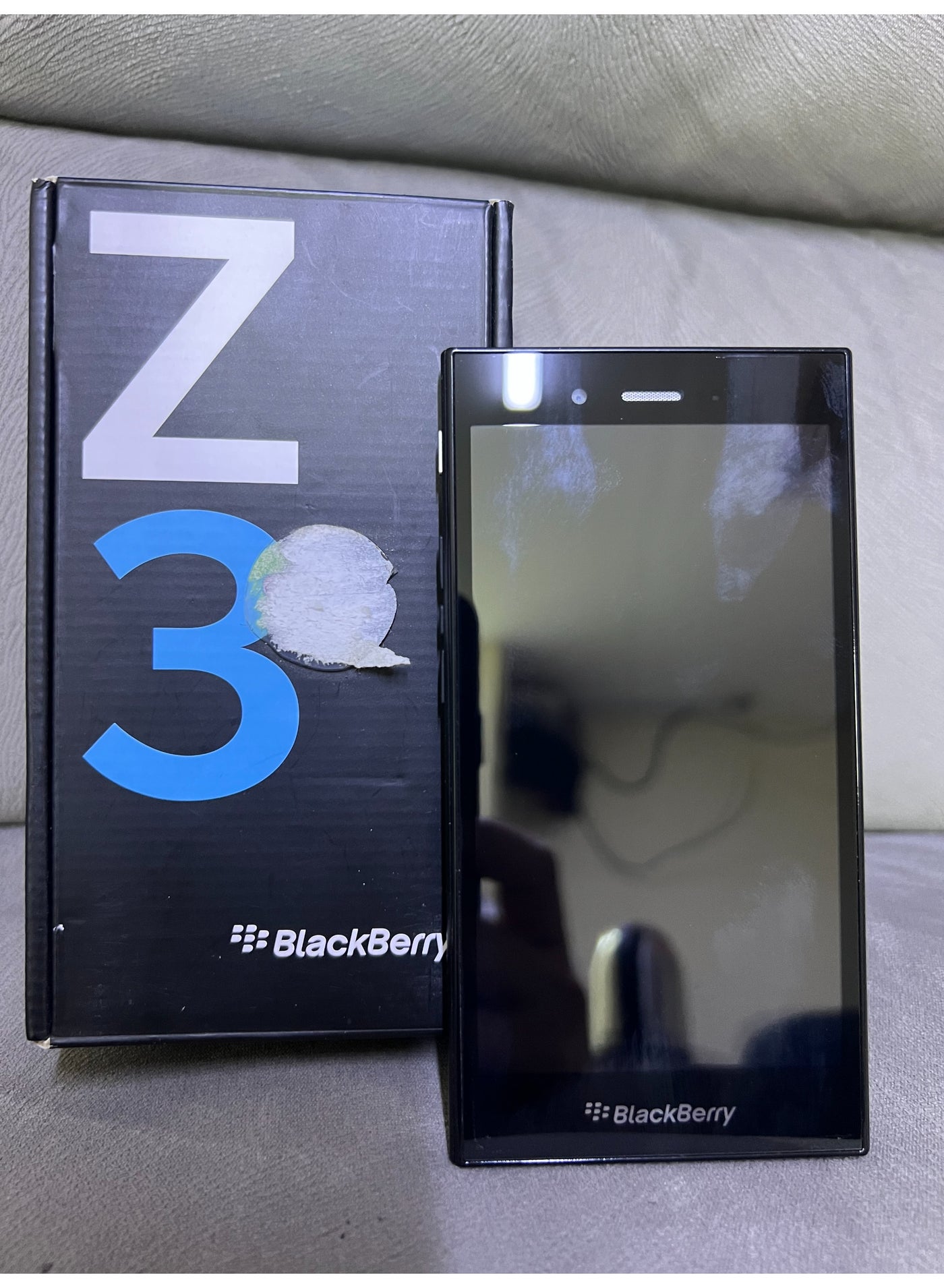 Compare blackberry Z3 at KSA Price
